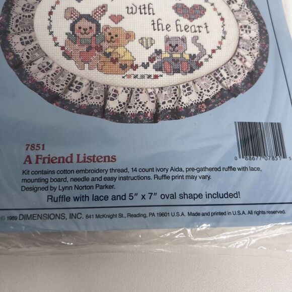 Stitchables NEW VTG Counted Cross Stitch Kit-A Friend Listens-Ruffled Oval - Picture 3 of 7